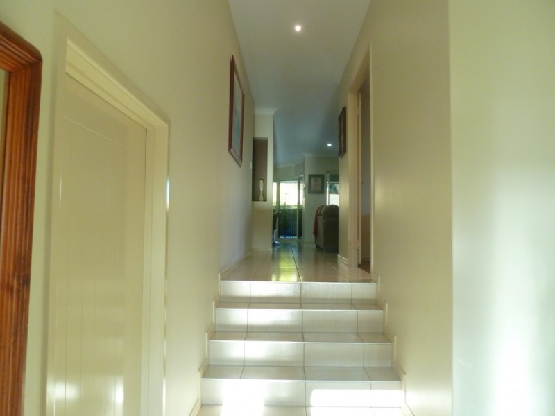 7 Gillies Court, Rural View QLD 4740