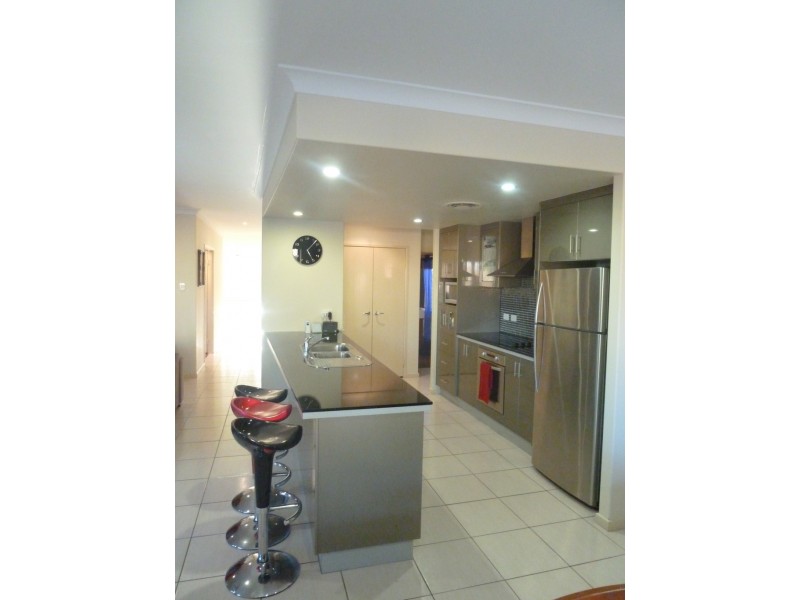 7 Gillies Court, Rural View QLD 4740