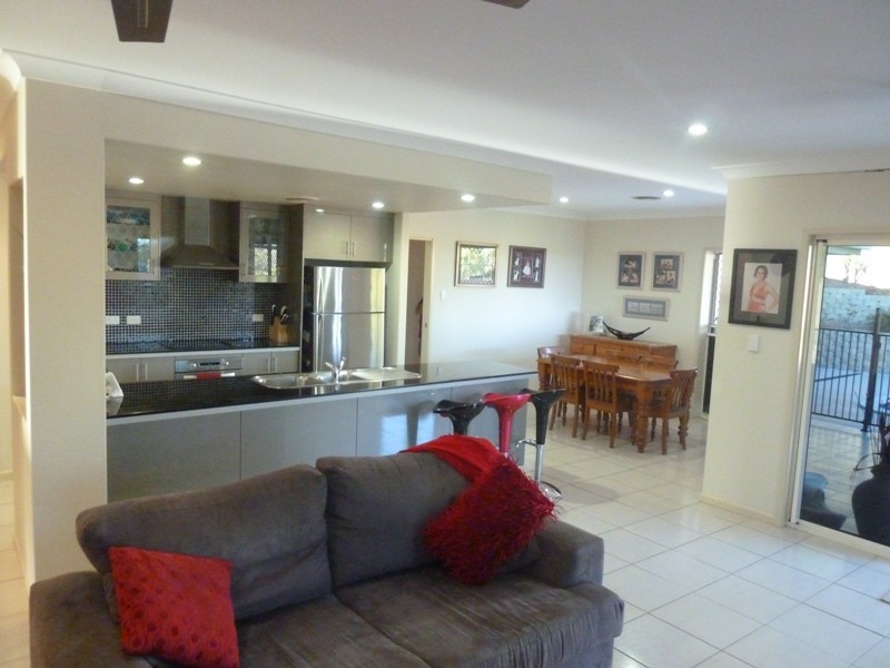 7 Gillies Court, Rural View QLD 4740
