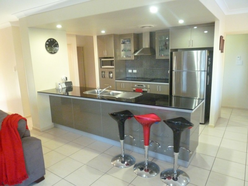 7 Gillies Court, Rural View QLD 4740