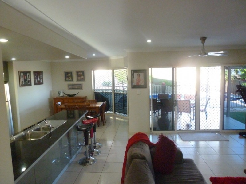 7 Gillies Court, Rural View QLD 4740