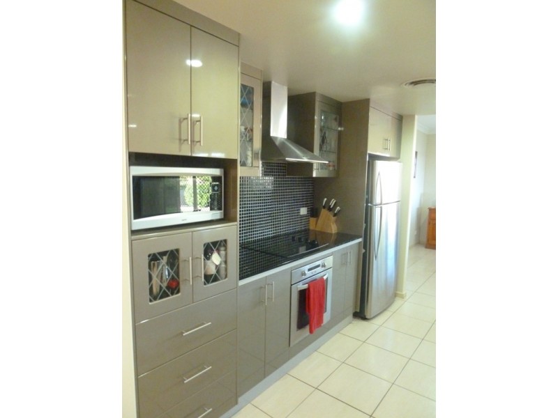 7 Gillies Court, Rural View QLD 4740
