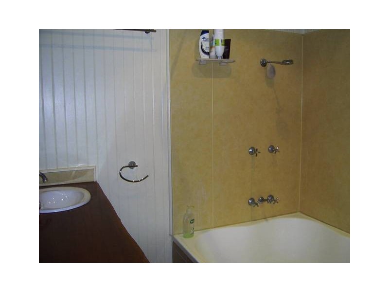 39 Holland Rd, West Mackay QLD 4740