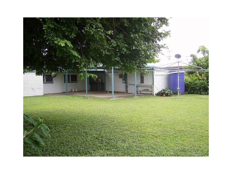 39 Holland Rd, West Mackay QLD 4740