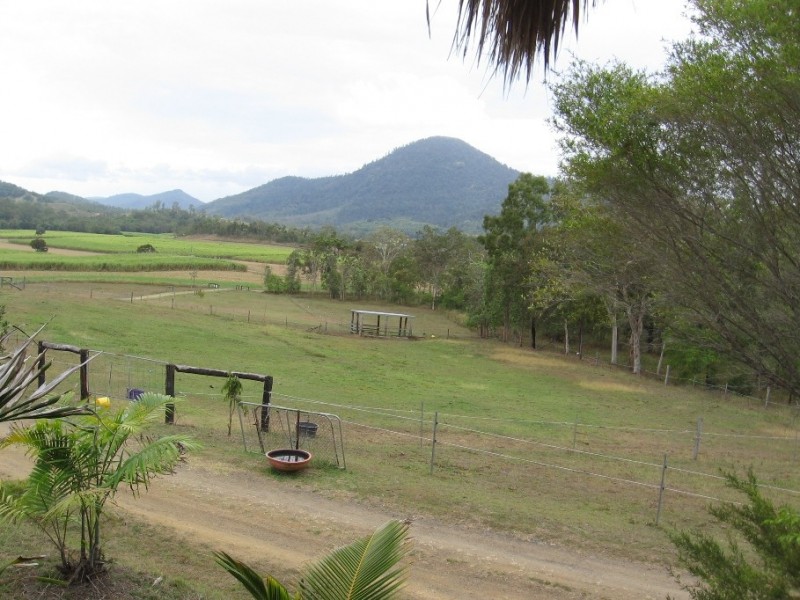 153 Sugarloaf Road, Mackay QLD 4740