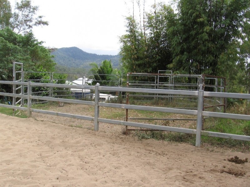 153 Sugarloaf Road, Mackay QLD 4740