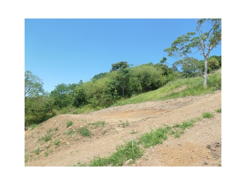 25 Florence St, Eimeo QLD 4740