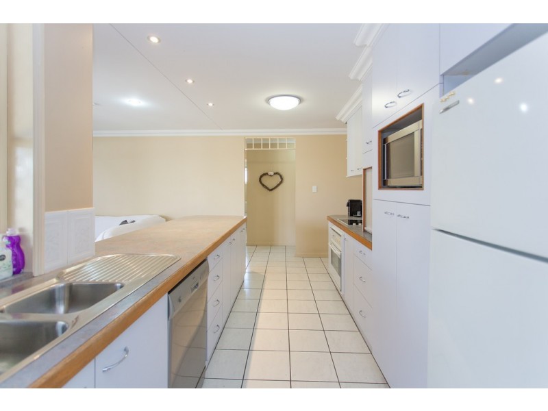 4 Dolphin Drive, Bucasia QLD 4750
