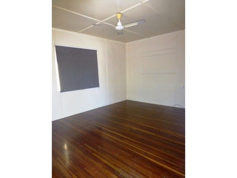 16 Pinder Street, West Mackay QLD 4740