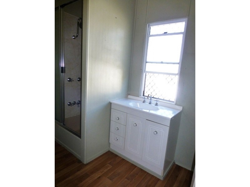 16 Pinder Street, West Mackay QLD 4740