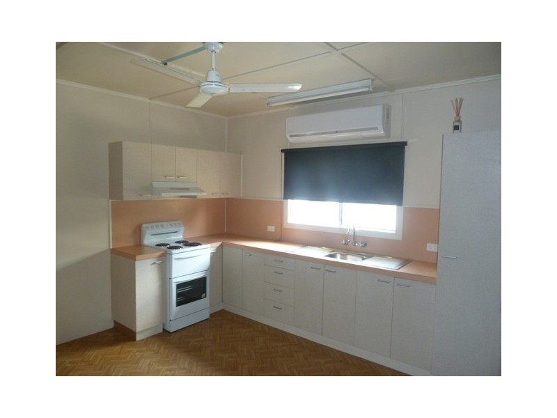 16 Pinder Street, West Mackay QLD 4740