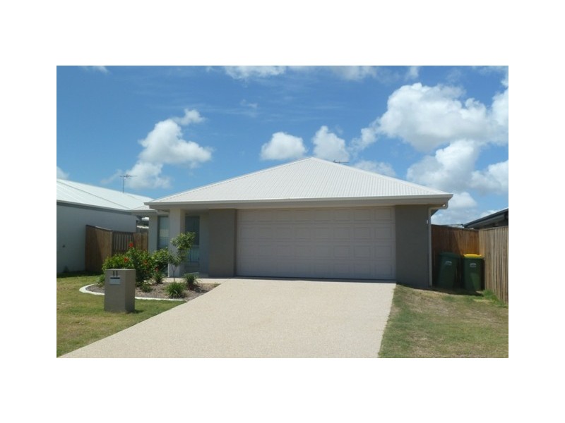 11 Trinity Parade, Blacks Beach QLD 4740