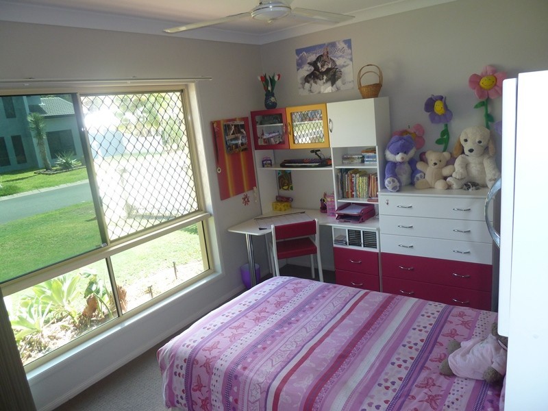 18 Portside Place, Shoal Point QLD 4750