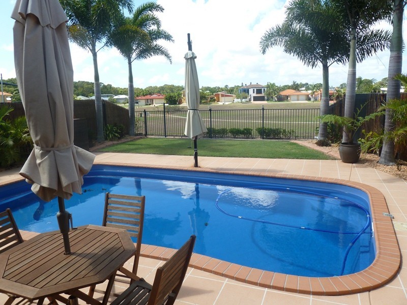 18 Portside Place, Shoal Point QLD 4750