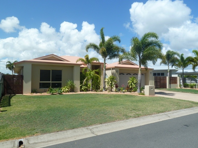 18 Portside Place, Shoal Point QLD 4750