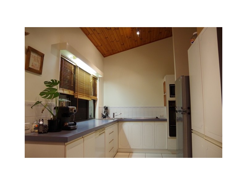 11 Yaralla Ave, East Mackay QLD 4740