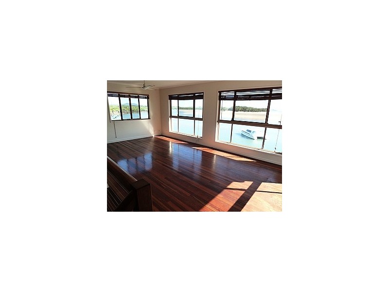 18 Seagull Street, Slade Point QLD 4740