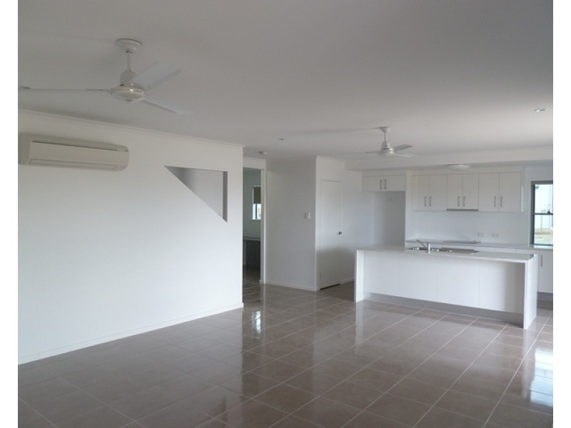 10 Surrey Court, Ooralea QLD 4740