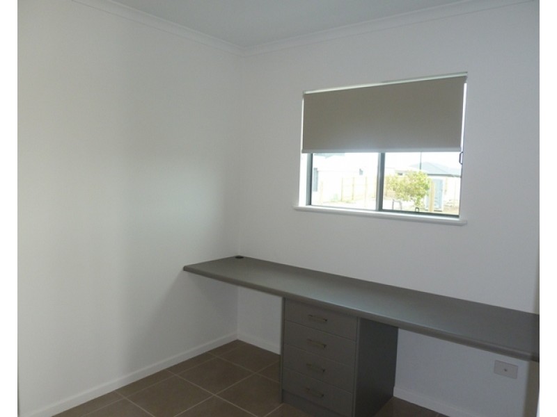 10 Surrey Court, Ooralea QLD 4740
