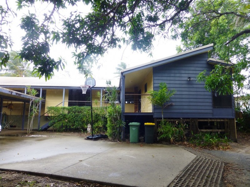 38 Bourke Street, Blacks Beach QLD 4740