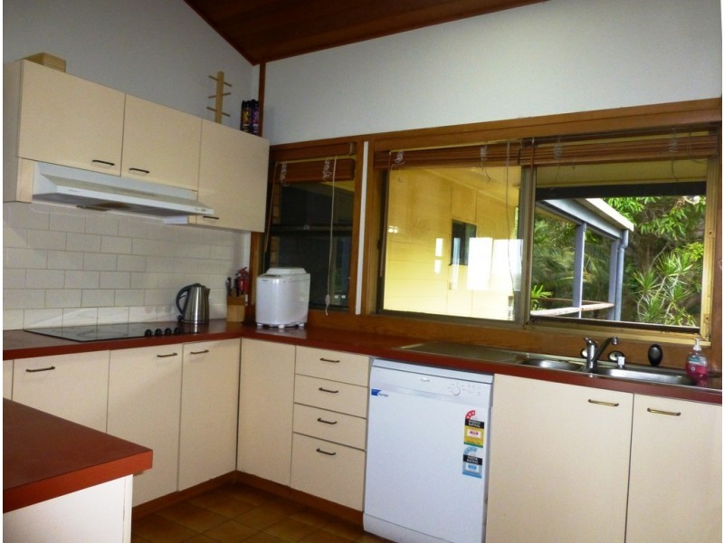 38 Bourke Street, Blacks Beach QLD 4740