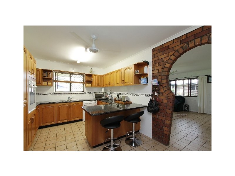 9 Blacksmith St, Slade Point QLD 4740