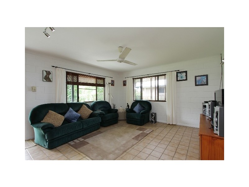 9 Blacksmith St, Slade Point QLD 4740