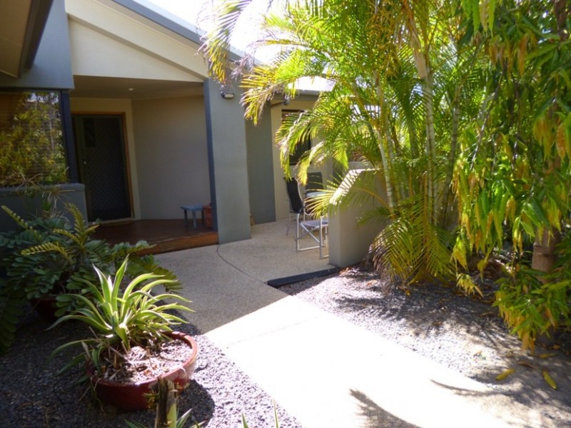2 Navigator Court, Shoal Point QLD 4750