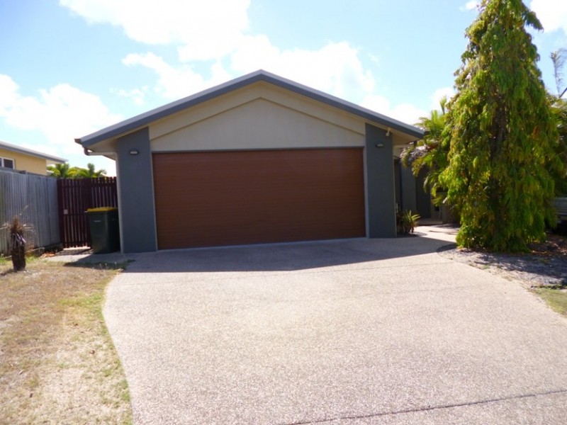 2 Navigator Court, Shoal Point QLD 4750