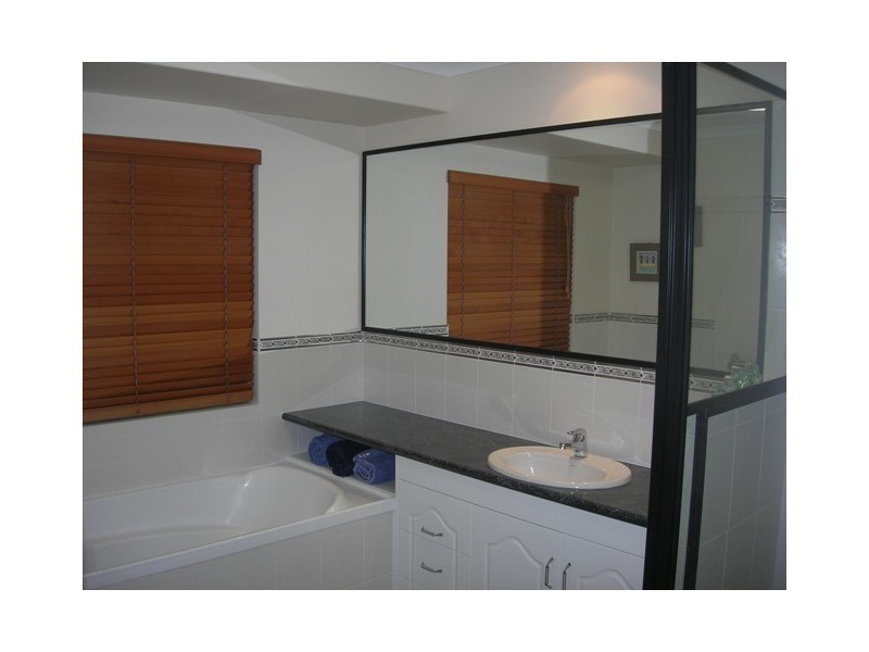 2 Navigator Court, Shoal Point QLD 4750