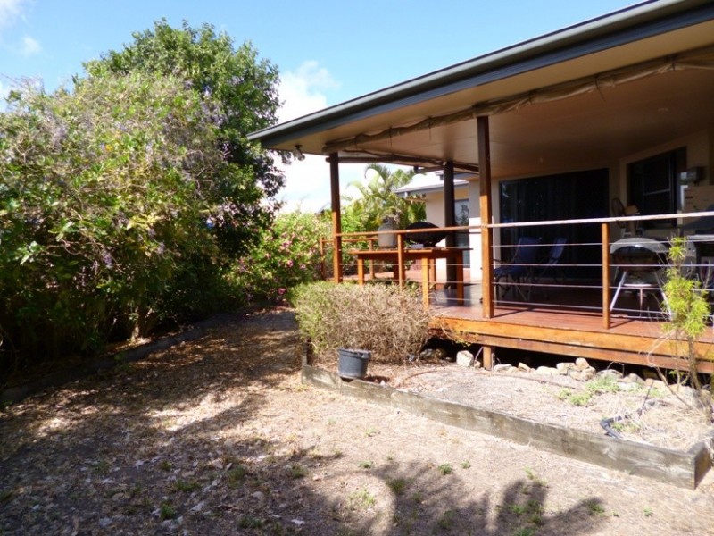 2 Navigator Court, Shoal Point QLD 4750