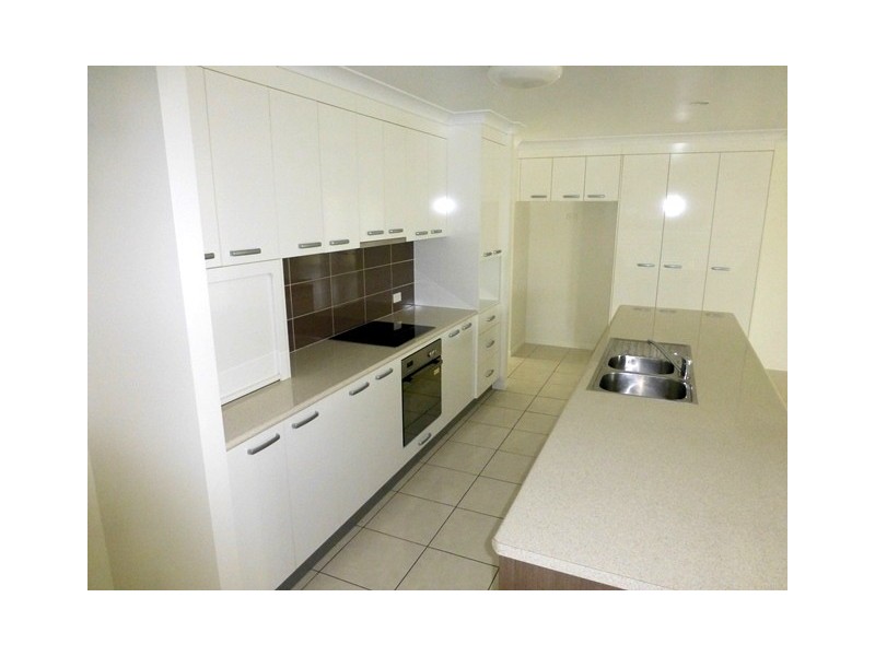 8 Vesta Lane, Ooralea QLD 4740