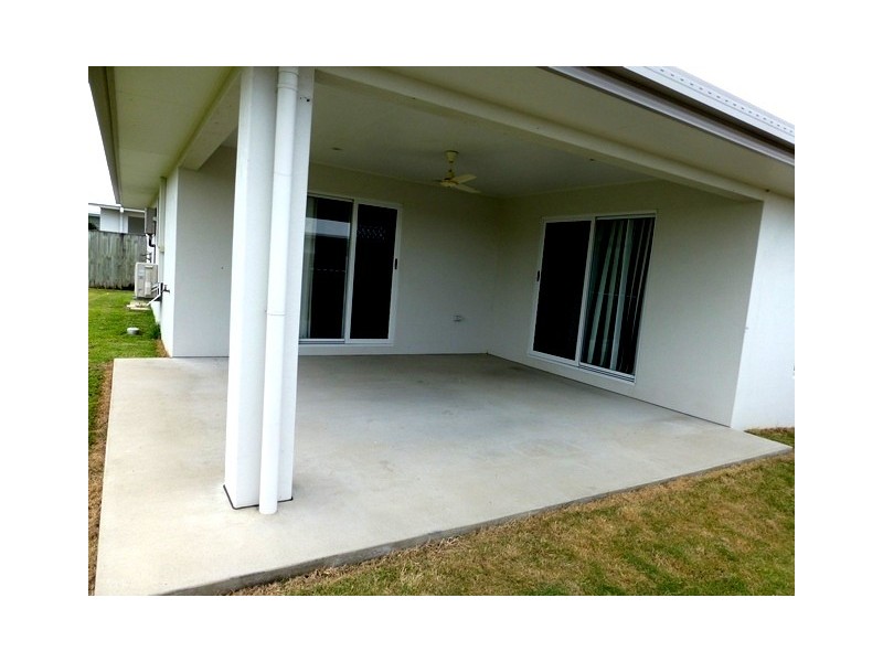 8 Vesta Lane, Ooralea QLD 4740