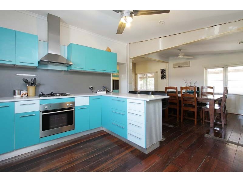 33 Waverley Street, Bucasia QLD 4750