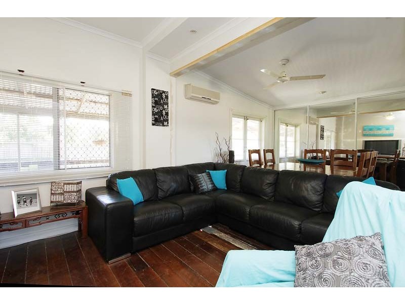 33 Waverley Street, Bucasia QLD 4750