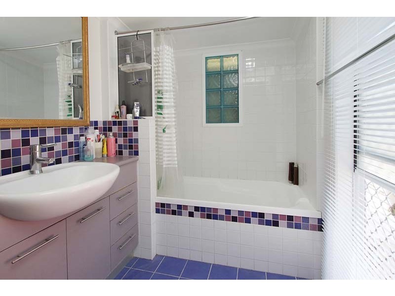 33 Waverley Street, Bucasia QLD 4750