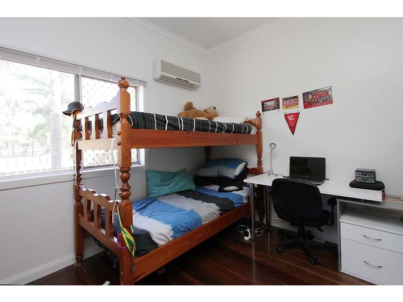 33 Waverley Street, Bucasia QLD 4750