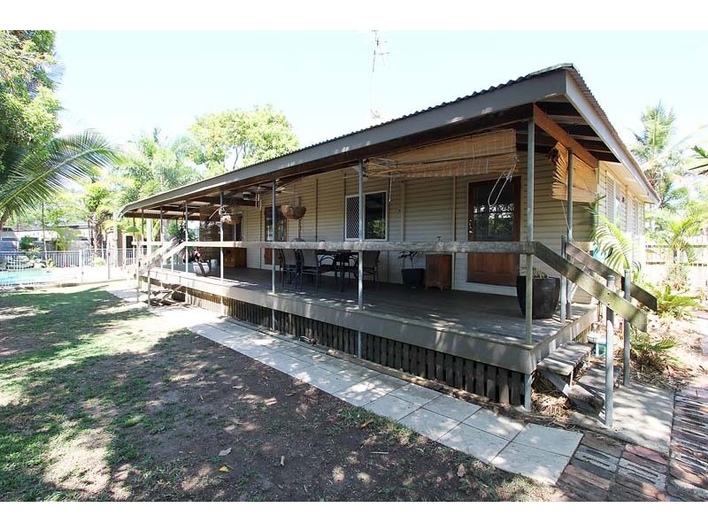 33 Waverley Street, Bucasia QLD 4750