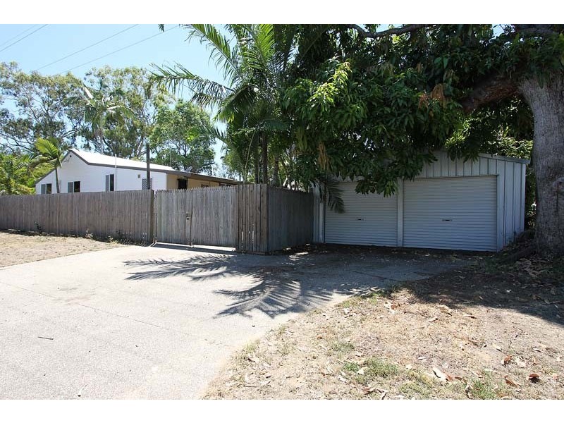 33 Waverley Street, Bucasia QLD 4750