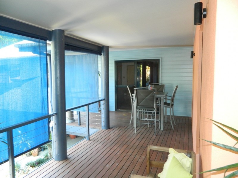7 Aquatic Place, Blacks Beach QLD 4740