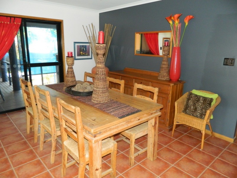 7 Aquatic Place, Blacks Beach QLD 4740