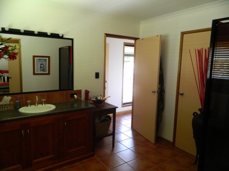 7 Aquatic Place, Blacks Beach QLD 4740