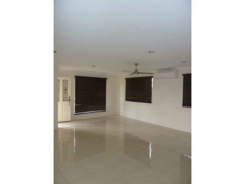 14 Caledonian Drive, Beaconsfield QLD 4740