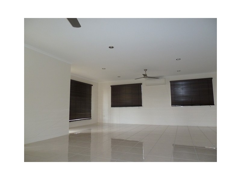 14 Caledonian Drive, Beaconsfield QLD 4740