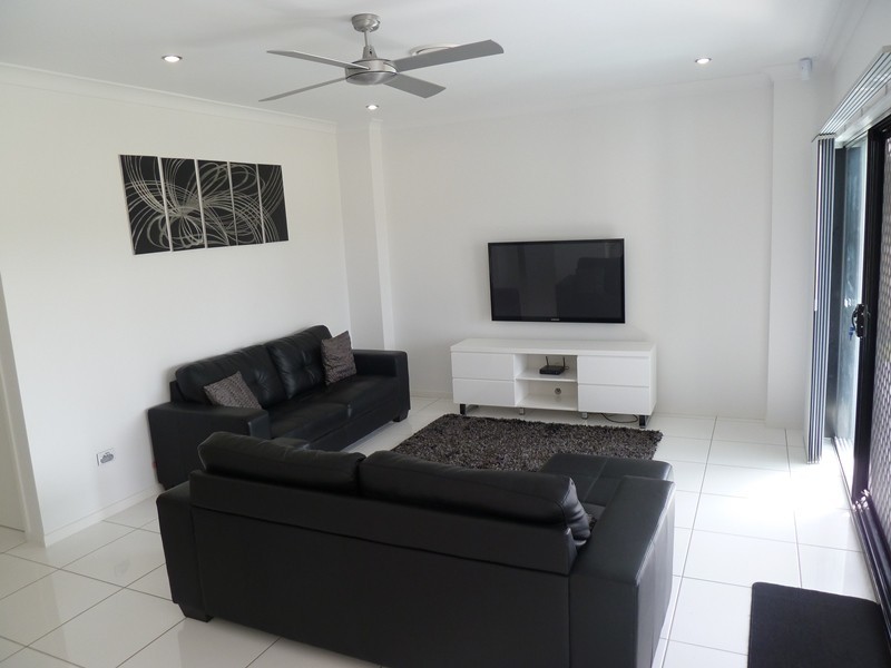 39 Vassallo Drive, Glenella QLD 4740