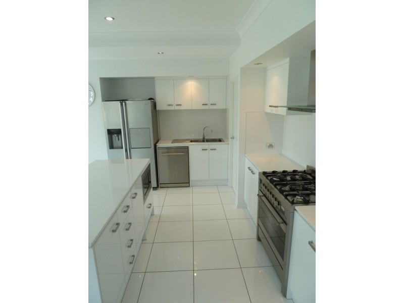 39 Vassallo Drive, Glenella QLD 4740