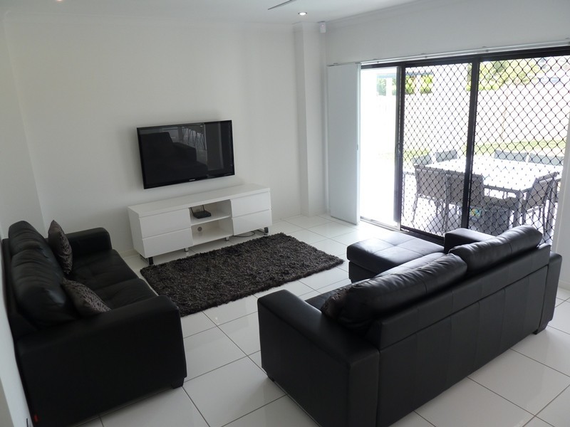 39 Vassallo Drive, Glenella QLD 4740