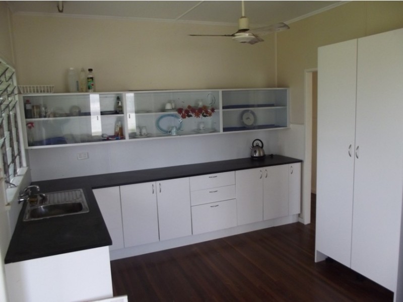 17 Youngs Lane, Walkerston QLD 4751