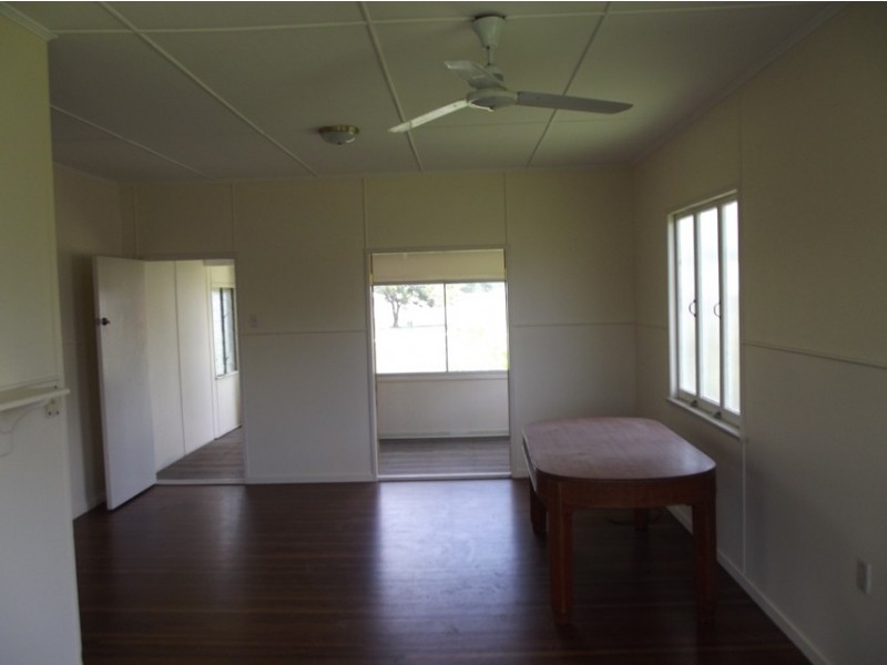 17 Youngs Lane, Walkerston QLD 4751