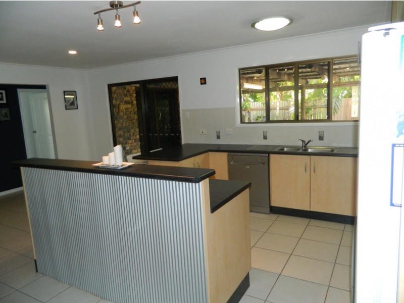 2 Leister Court, Bucasia QLD 4750